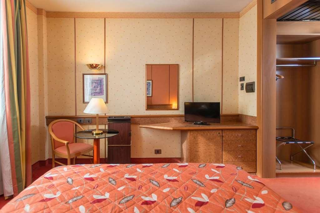 Meditur Hotel Pomezia Chambre photo