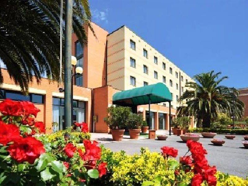 Meditur Hotel Pomezia Extérieur photo